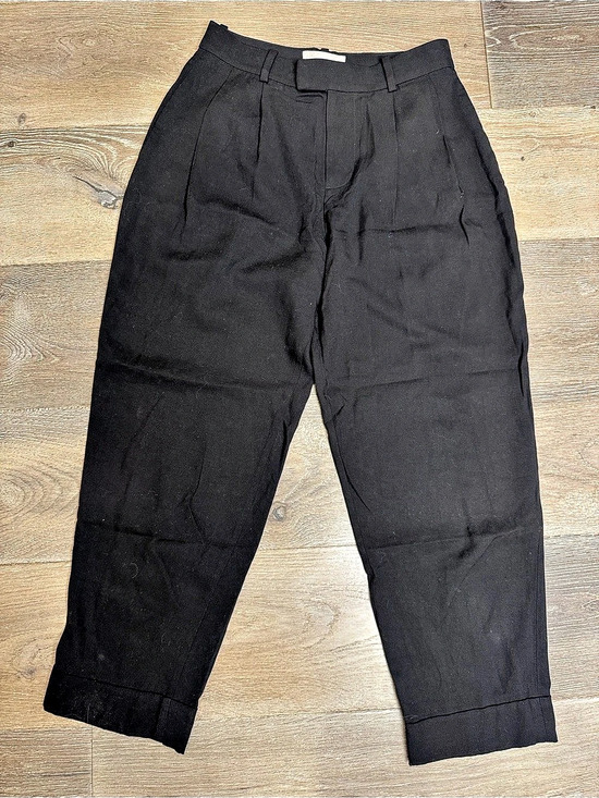 Everlane Pants - Everlane Black Cropped Pleated Trousers Size 0